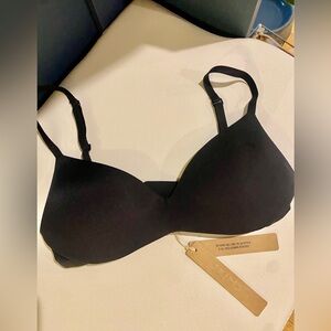 NWT SKIMS Black Classic Wireless Bra